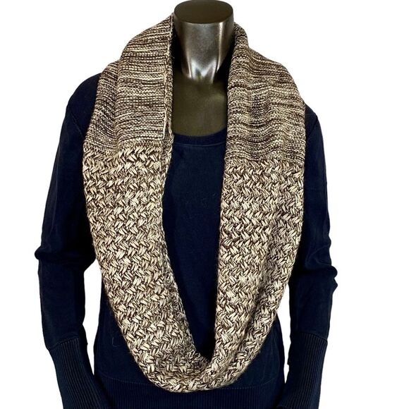 New York & Co Cozy Knit Infinity Scarf Winter Accessories for Women - Picture 3 of 6